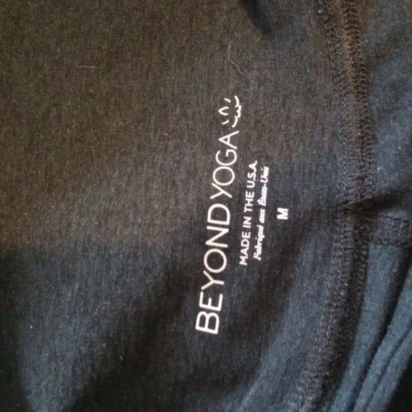 Beyond Yoga Leggings Cropped Running Gym Outdoors Gorpcore Medium Fair - Picture 2 of 10